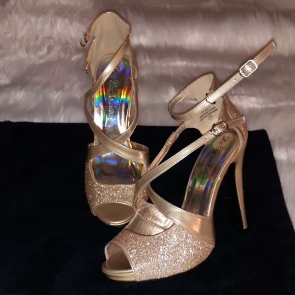 Heels - Picture 2 of 5